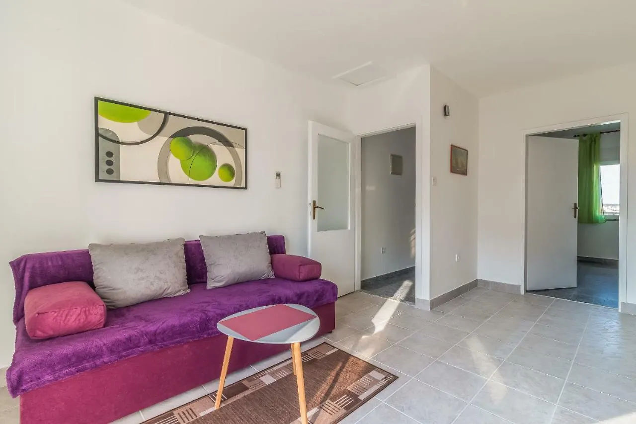 Apartment Buic 0*, Pula